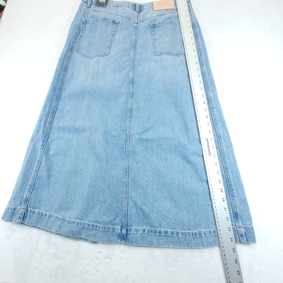 Frye Women's Front-Slit Seamed Denim Skirt Size 31 Farrah Wash NWT - Picture 3 of 8